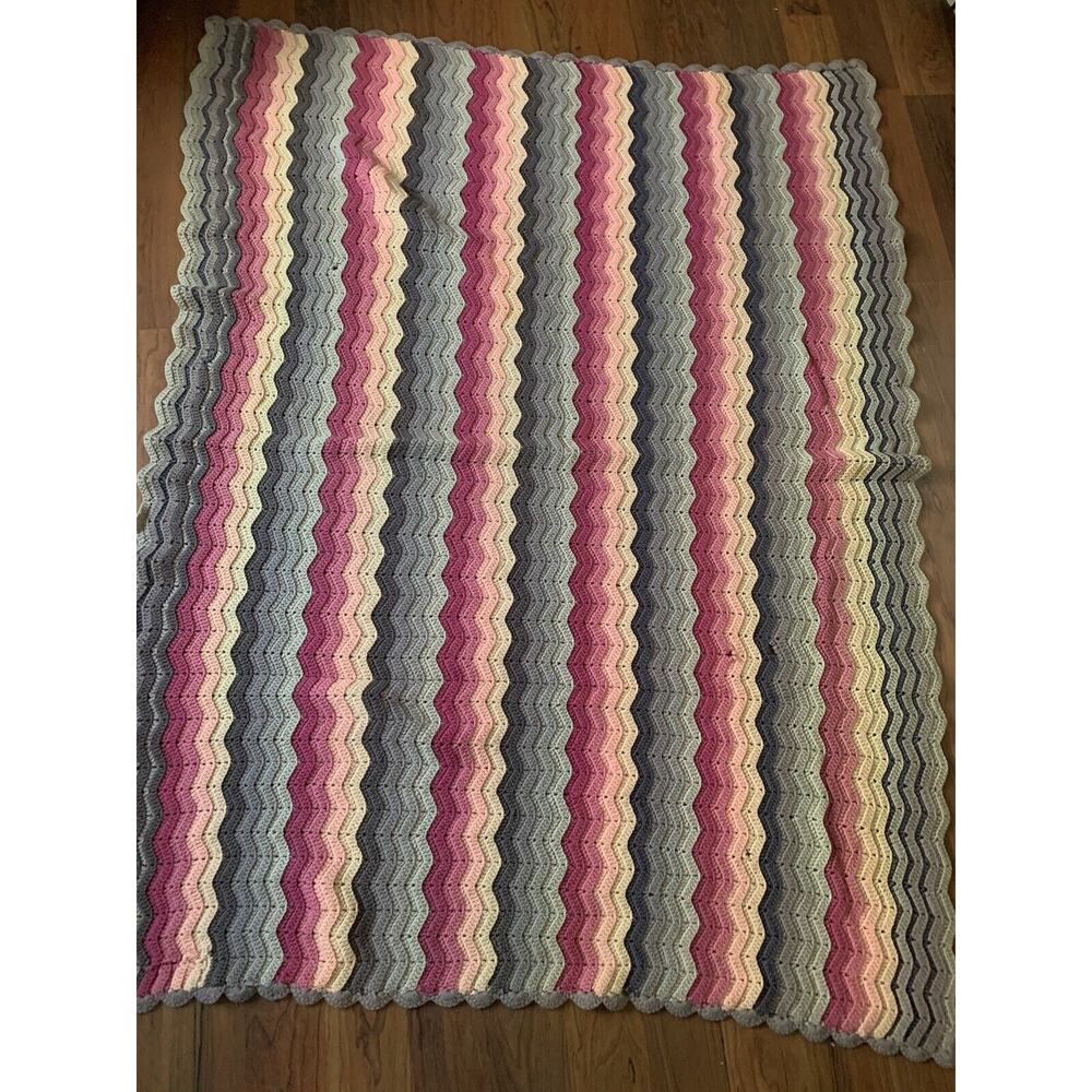 vintage crochet afghan blanket Chevron Multicolor Kitsch Granny Country Farm